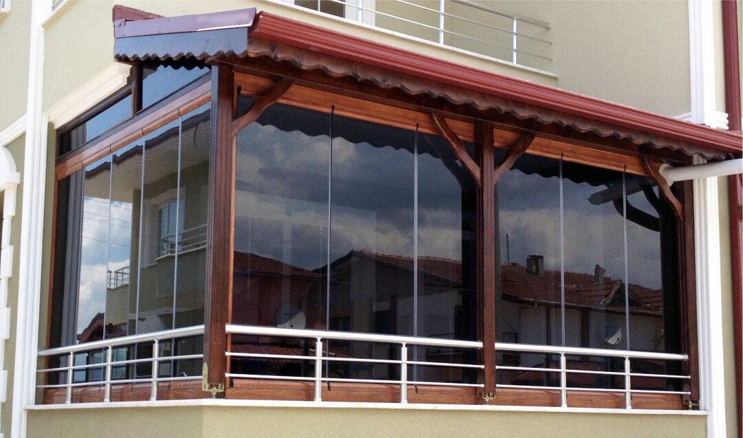 CAM BALKON NEDEN ISIYI ÇEKER?